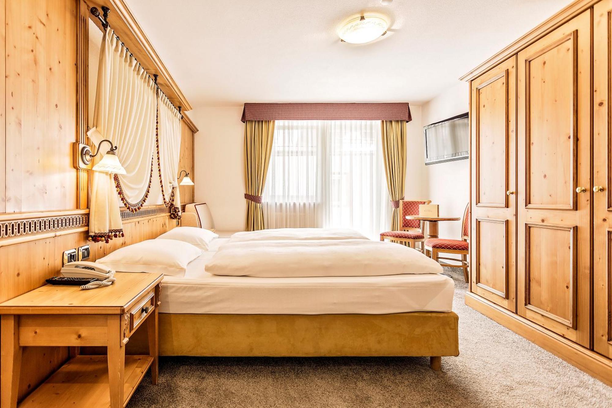 Hotel Maria Ортизеи Экстерьер фото