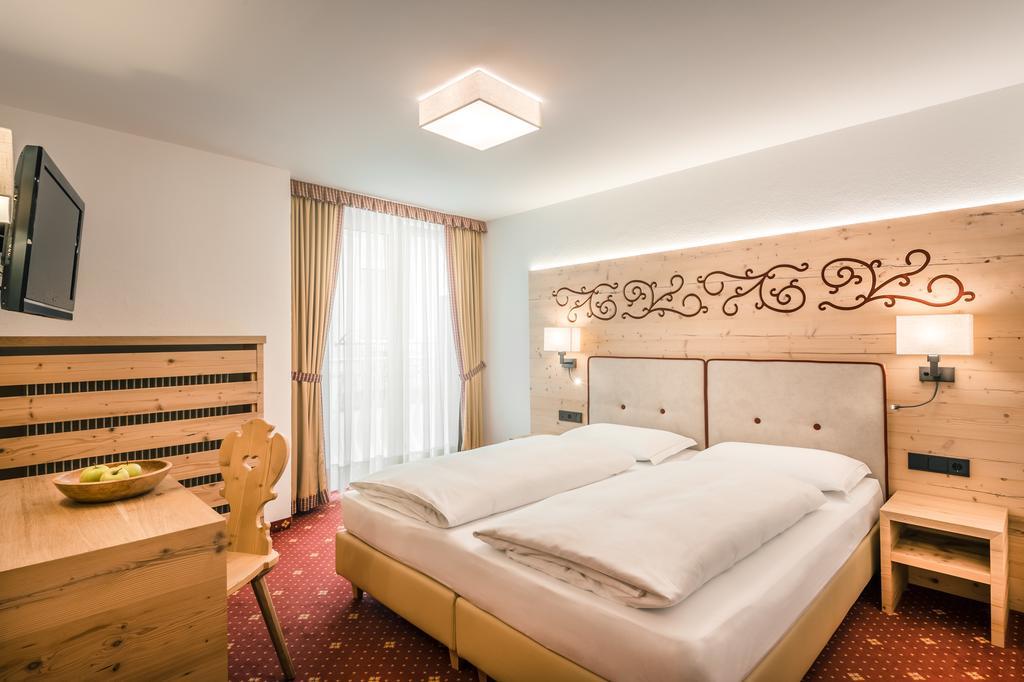 Hotel Maria Ортизеи Экстерьер фото