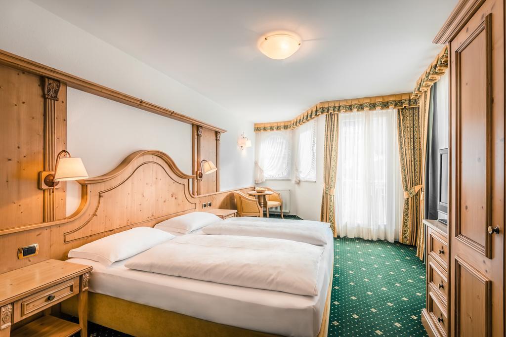 Hotel Maria Ортизеи Экстерьер фото
